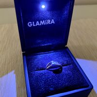 E ora mostraci una foto del tuo anello di fidanzamento! - 1