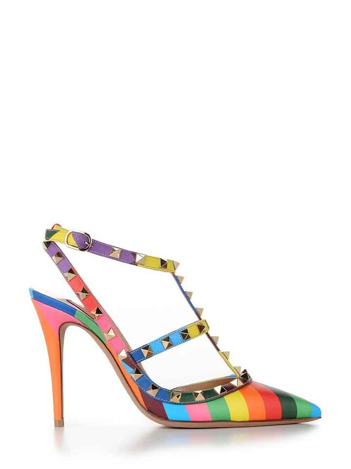 Scarpe colorate: chi le sceglierà? - 1