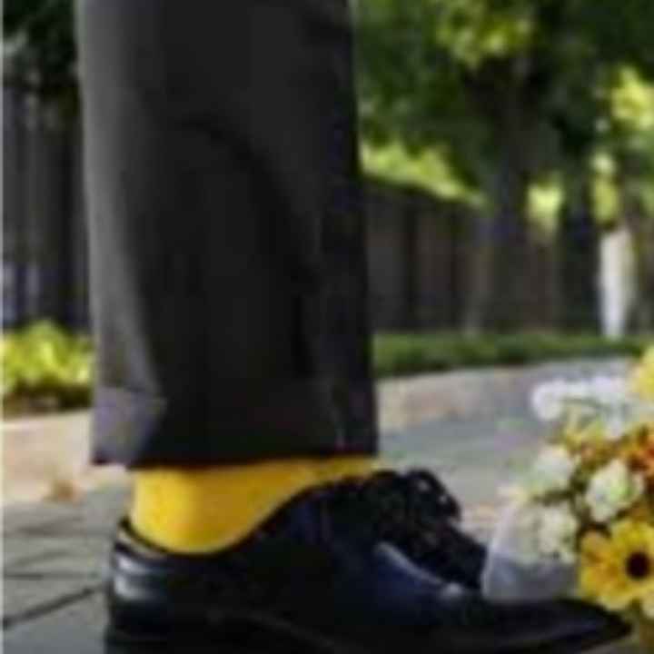 Particolare giallo si o no per lo sposo? - 1