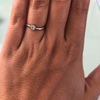 E ora mostraci una foto del tuo anello di fidanzamento! - 1