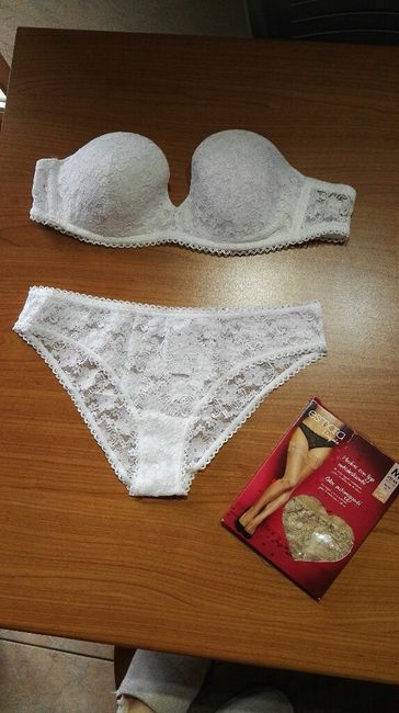 Intimo e autoreggenti colore??? - 1