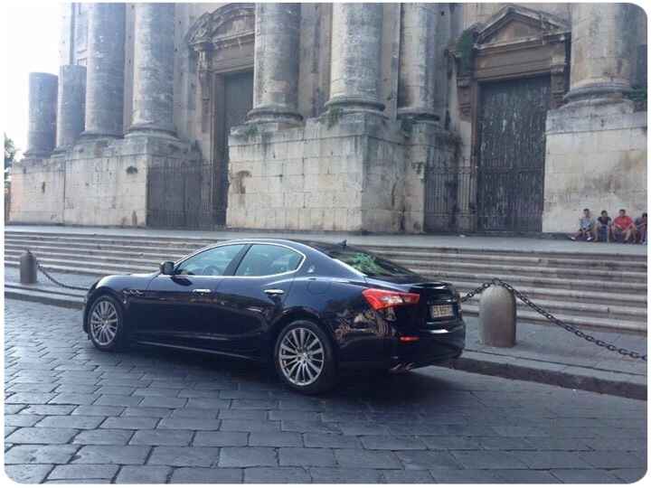 La macchina che vi accompagnerà sarà. ..? - 1