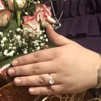 E ora mostraci una foto del tuo anello di fidanzamento! - 1