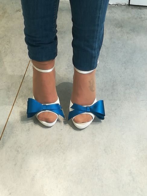 Tema bianco blu..e il vestito? - 1