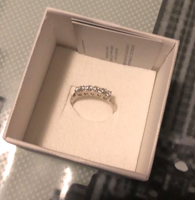 E ora mostraci una foto del tuo anello di fidanzamento! - 1