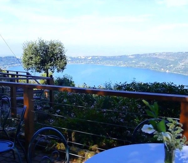 La vista dalla terrazza sul lago