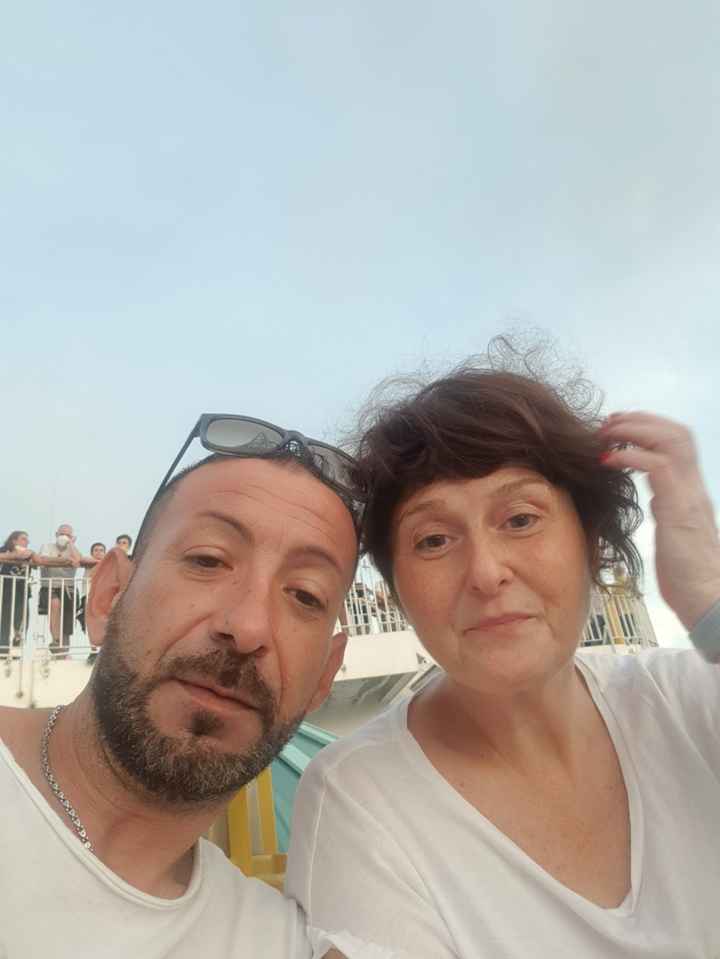 Postate una foto di voi due 👇 - 1