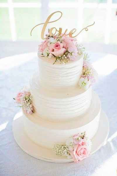 Festeggiamo con una buonissima e romanticissima torta! 