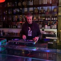 steve dj musica 80/90/2000//cell..3389037302///rimmarrete Contenti//.faccuo anche Vocalist.. quindi 
