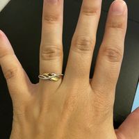 E ora mostraci una foto del tuo anello di fidanzamento! - 1