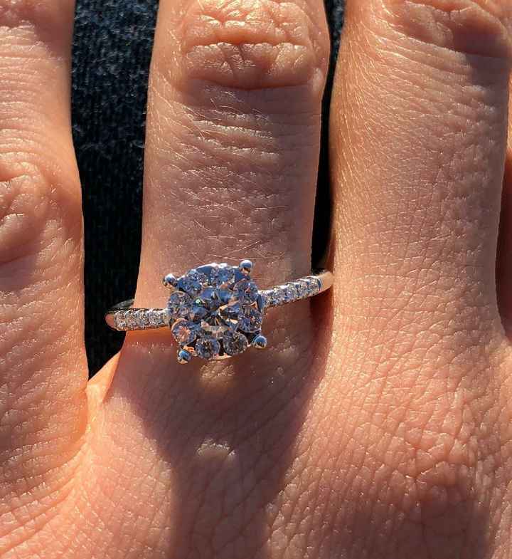 E ora mostraci una foto del tuo anello di fidanzamento! - 1