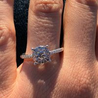 E ora mostraci una foto del tuo anello di fidanzamento! - 1