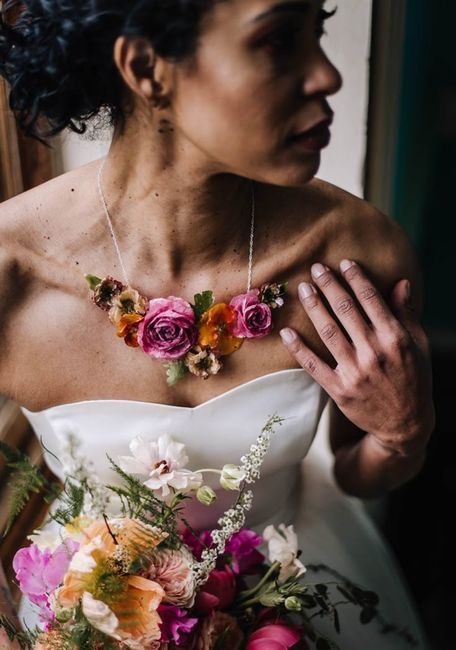 Equivalente della boutonniere per donne? 11