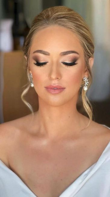 Scelta trucco e acconciatura 17