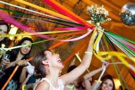 Lancio della giarrettiera e / o del bouquet: si o no? - 1