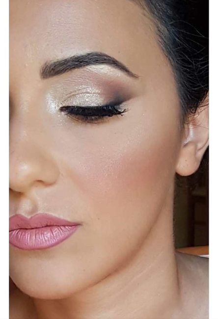 Consiglio make-up con rossetto rosso 6