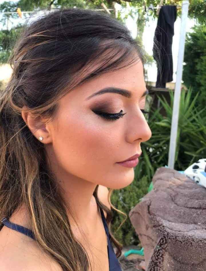 Consiglio make-up con rossetto rosso - 2