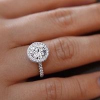 E ora mostraci una foto del tuo anello di fidanzamento! - 1