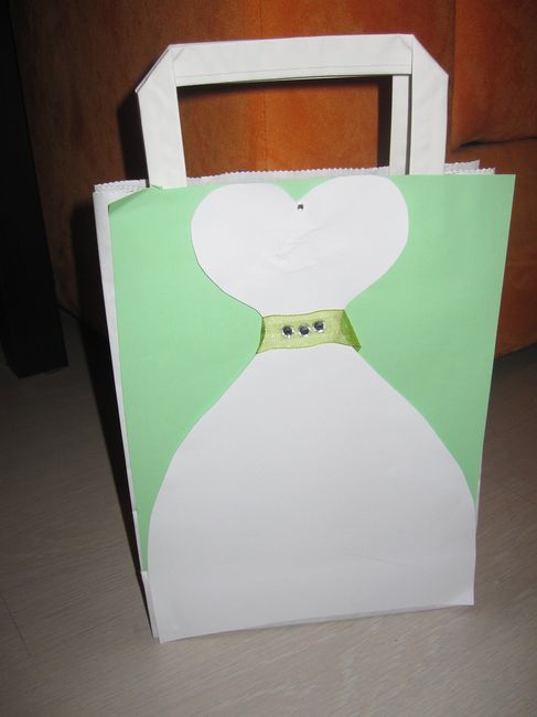 lato sposa sfondo colorato