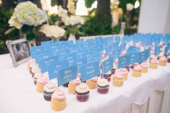 escort card cupcake