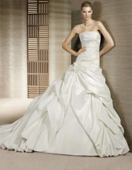 Abiti da sposa , stile A line