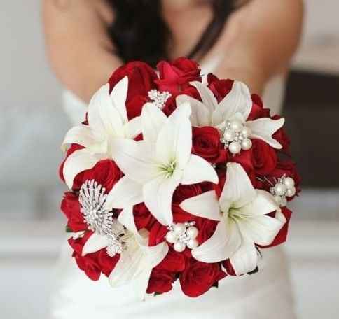 bouquet rosso e bianco