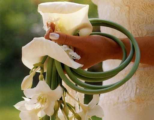 Bouquet a fascio, a braccio, a stelo lungo destrutturati 1