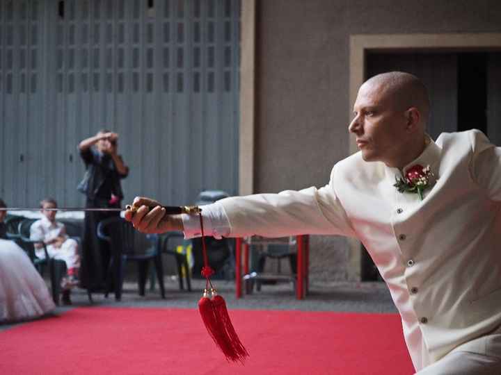 Il reportage delle nostre nozze - spada : omaggio dello sposo alla sposa