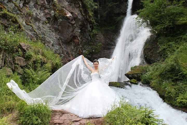 TRASH THE DRESS - LOVE THE DRESS - waterfall of love