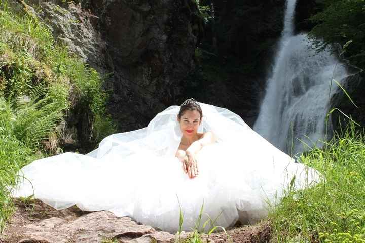 TRASH THE DRESS - LOVE THE DRESS - waterfall of love 2