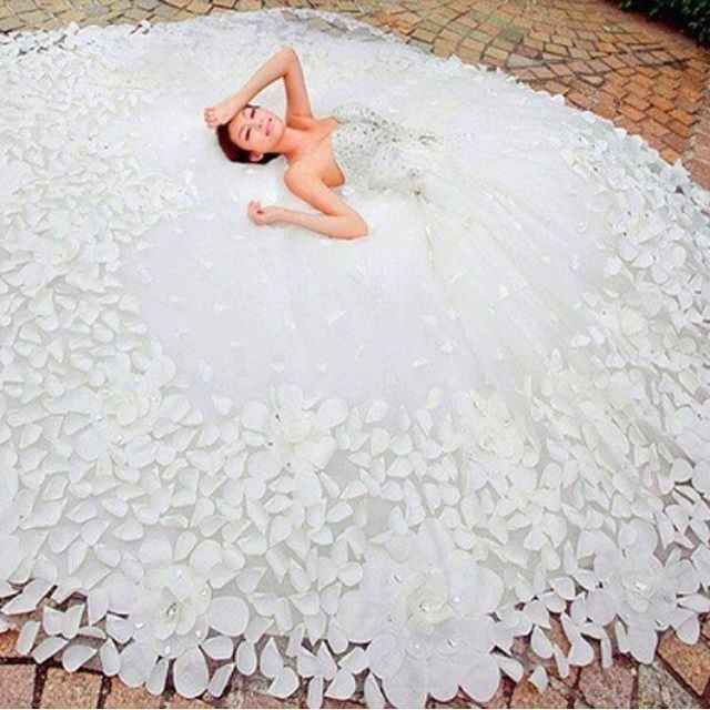 Abiti da sposa da sogno - la proposta di oggi - si o no?