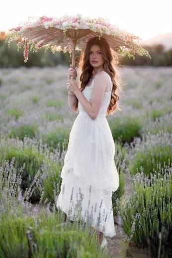 Guida agli accessori da sposa 9 - l'ombrello - con applicazioni floreali