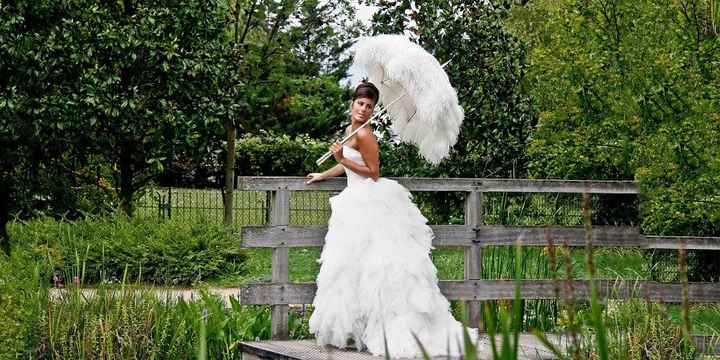 Guida agli accessori da sposa 9 - l'ombrello - piume