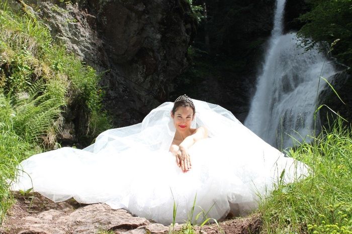 TRASH THE DRESS - LOVE THE DRESS - waterfall of love 2