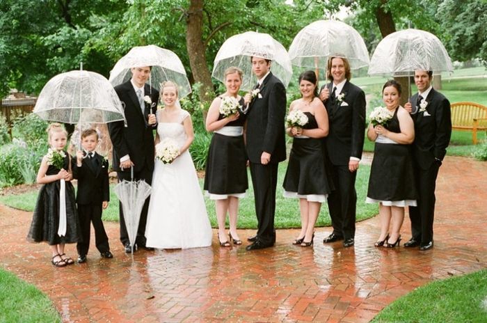 Guida agli accessori da sposa 9 - l'ombrello - damigelle