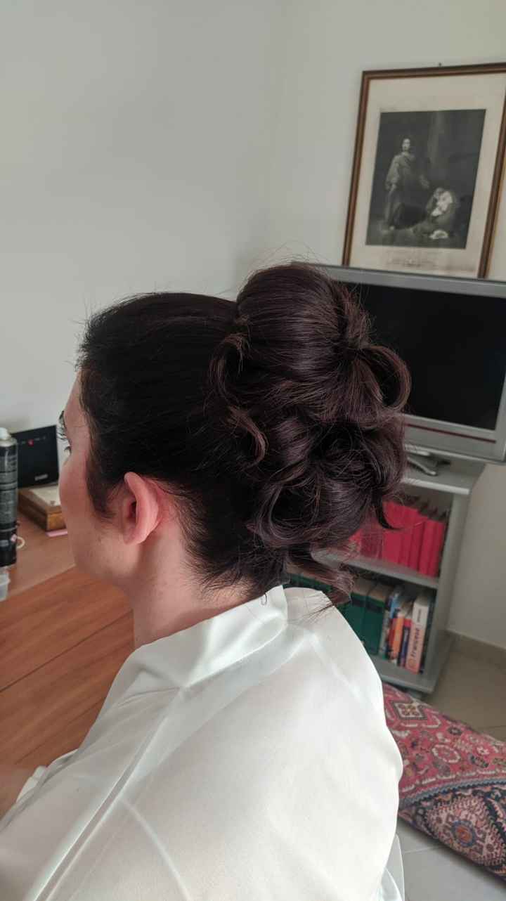 Capelli raccolti o sciolti? - 1