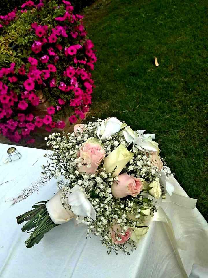Meglio Bouquet tutto bianco o con un po’ di rosa? 💘 - 1