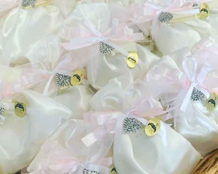 Bomboniere o bastano i confetti? - 1