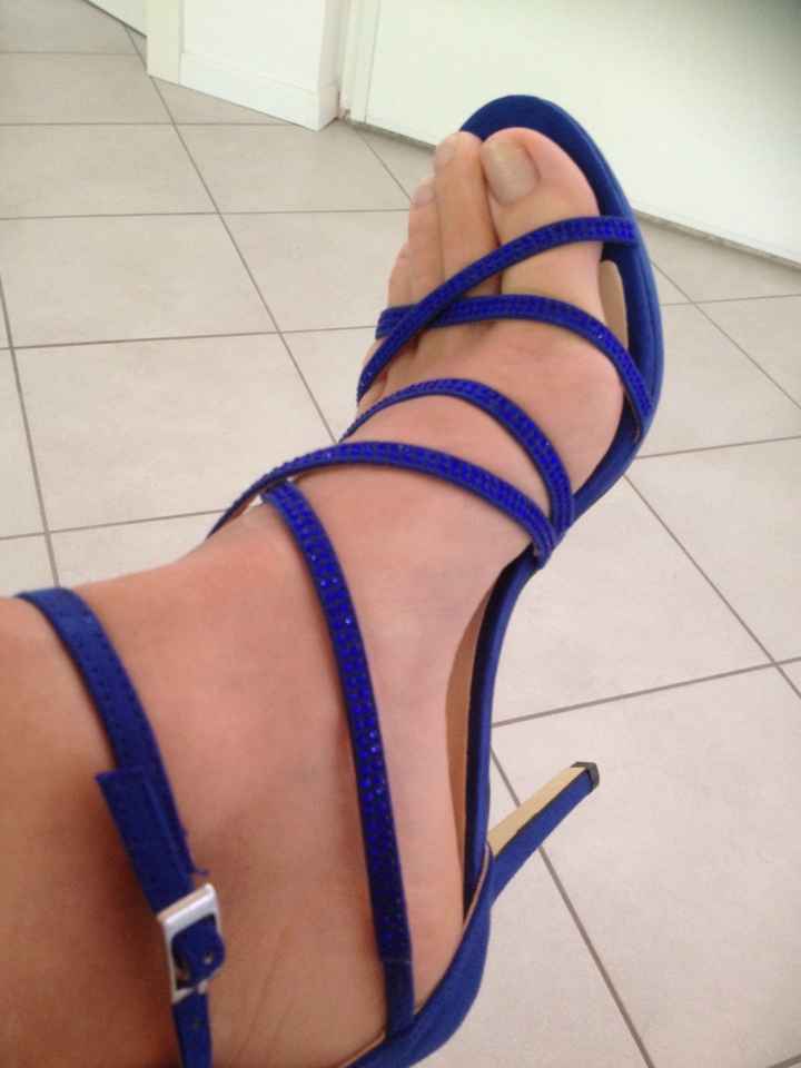 Queste maledetta scarpe blu!! - 2