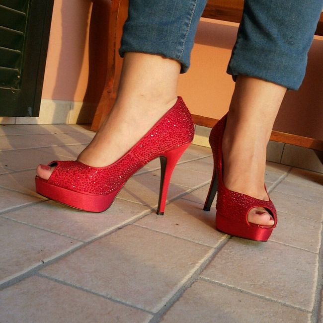 Scarpe sposa....bianche o colorate? mi fate vedere le vostre? - 1