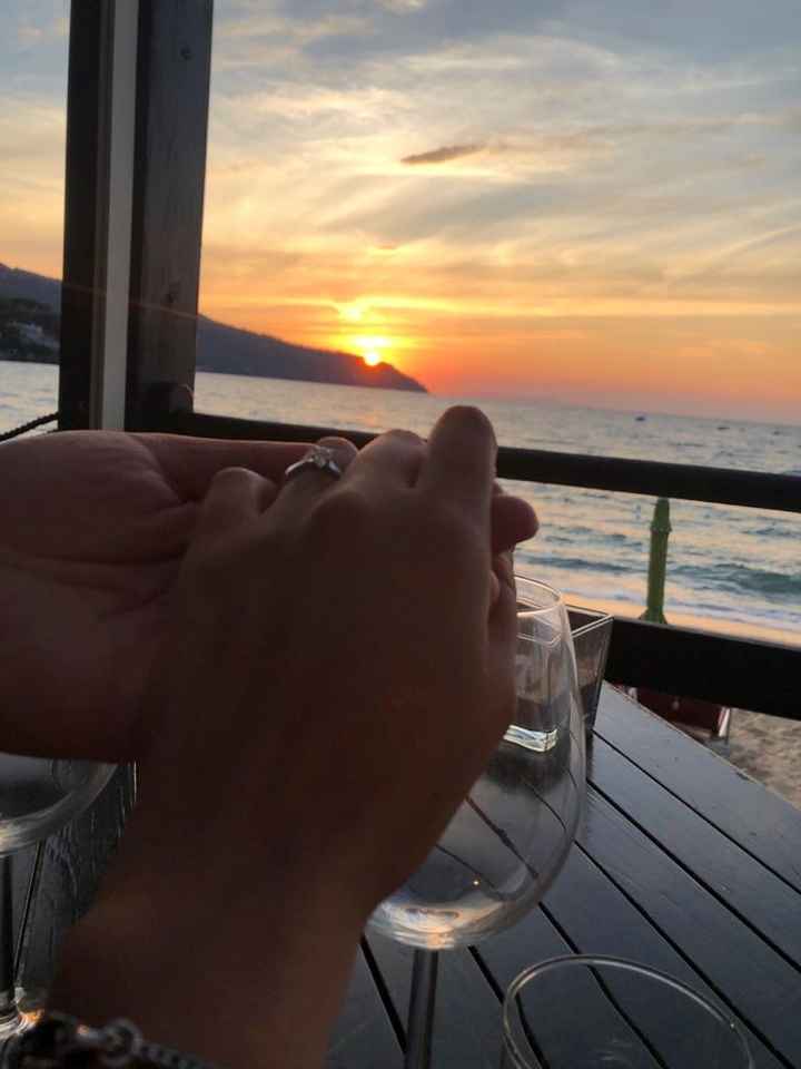 E ora mostraci una foto del tuo anello di fidanzamento! - 1