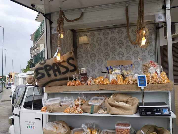 Carretto castagne e frutta secca napoli - 1