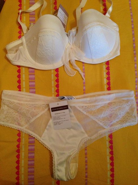 Comprato intimo e regali testimoni - 2