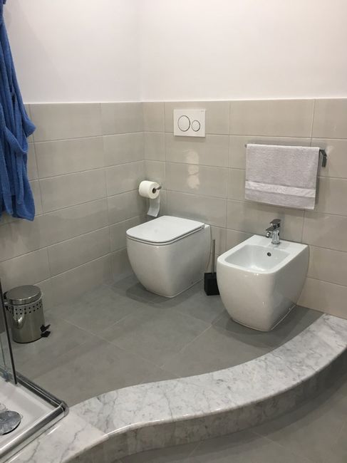 Mi farà uscire si senno questo bagno........ - 2