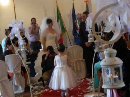 la nostra piccola che porta le fedi