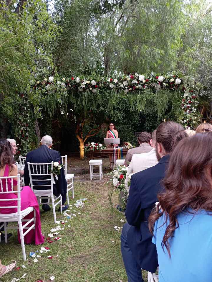 Arco floreale o colonne di fiori per il mio rito civile? - 1