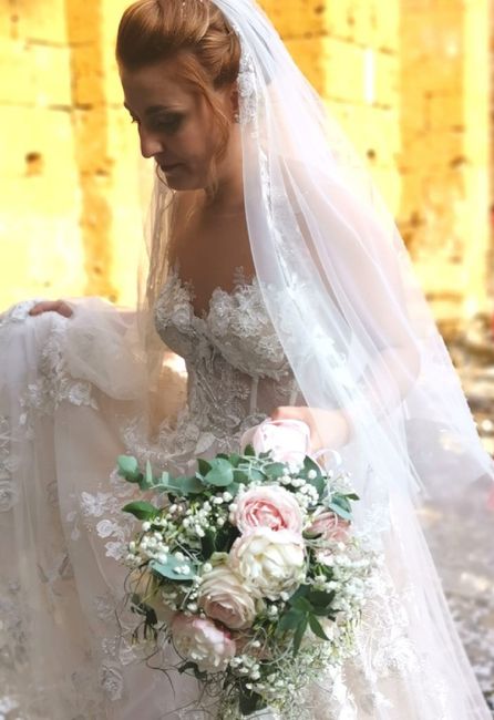 Il bouquet della sposa va scelto in base al vestito? 7