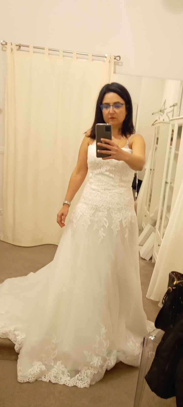 Pizzo Chantilly o raso duchesse - 1