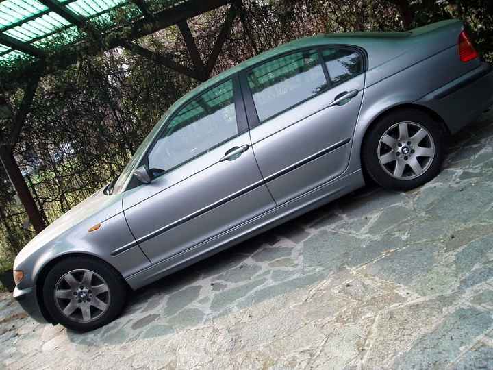 la macchina che mi porterà alla chiesa