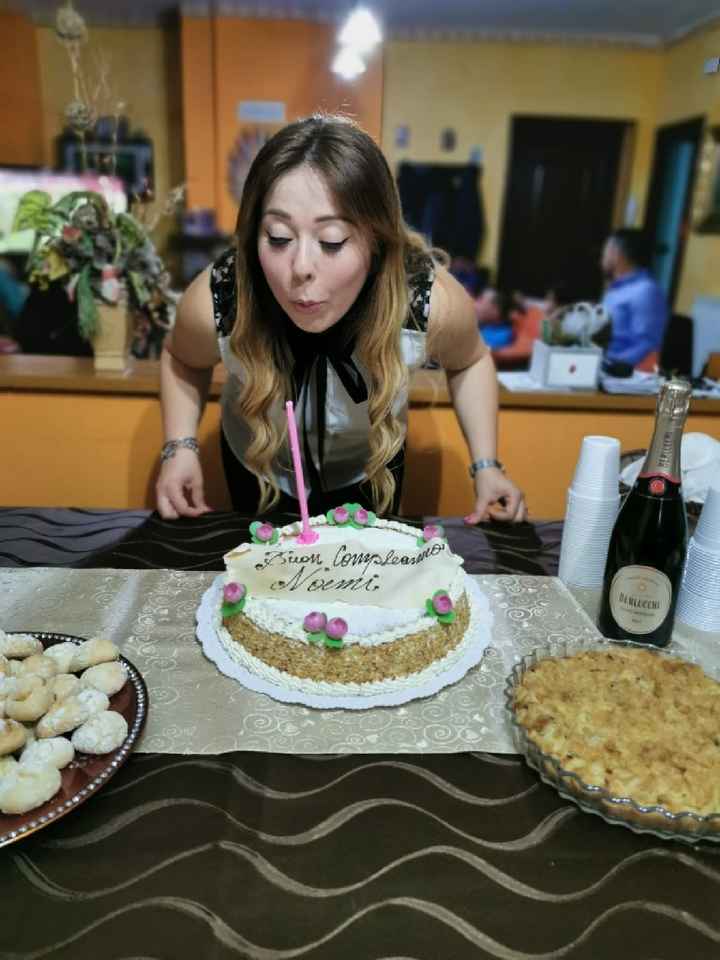 Capelli biondi su base scura - 1